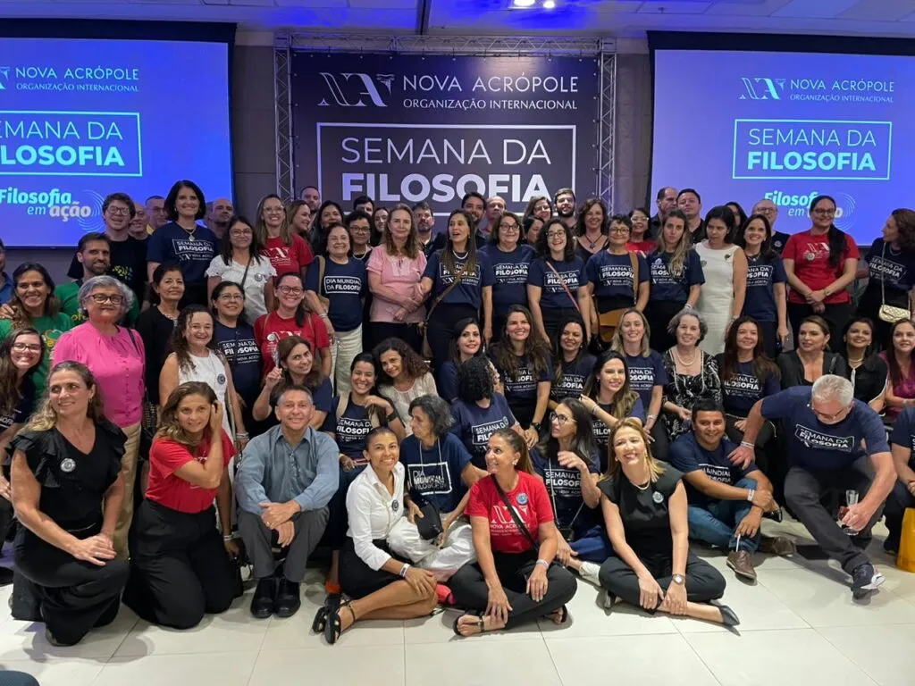 Voluntários da Nova Acrópole na Semana da Filosofia